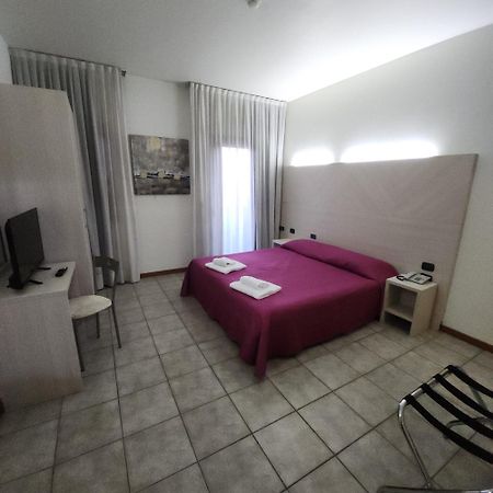 Ahr Hotel Villa Alighieri สตรา ภายนอก รูปภาพ