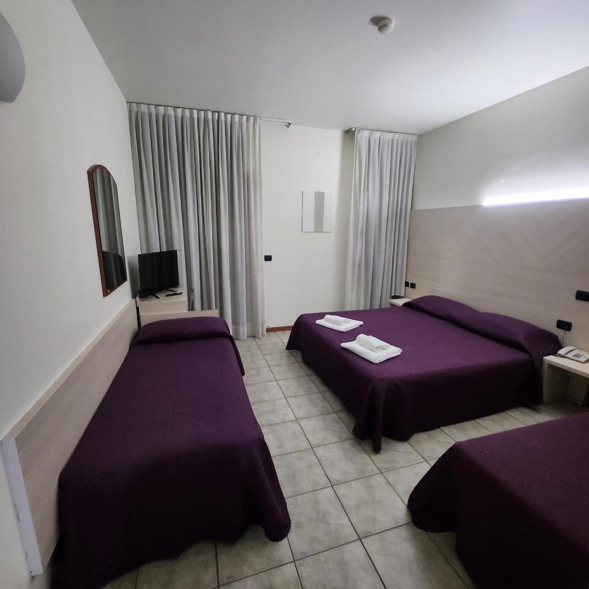Ahr Hotel Villa Alighieri สตรา ภายนอก รูปภาพ